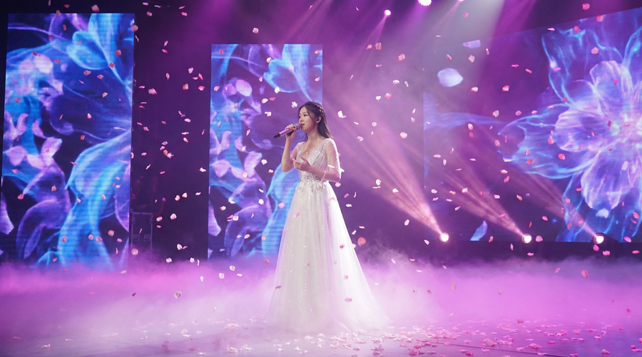 海角社区视频-王菲最新MV